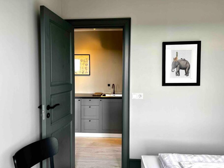 The Greyhouse "Small Apartment" Хофн Экстерьер фото
